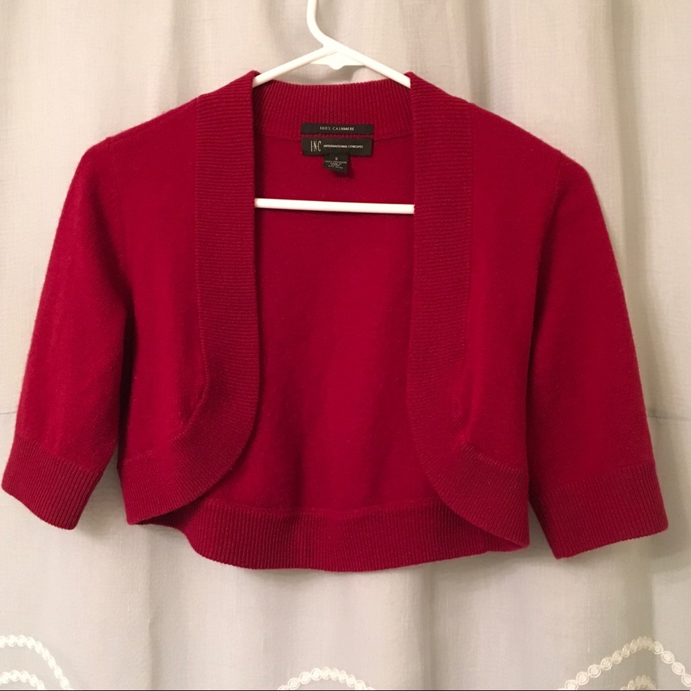 Red cashmere crop sweater